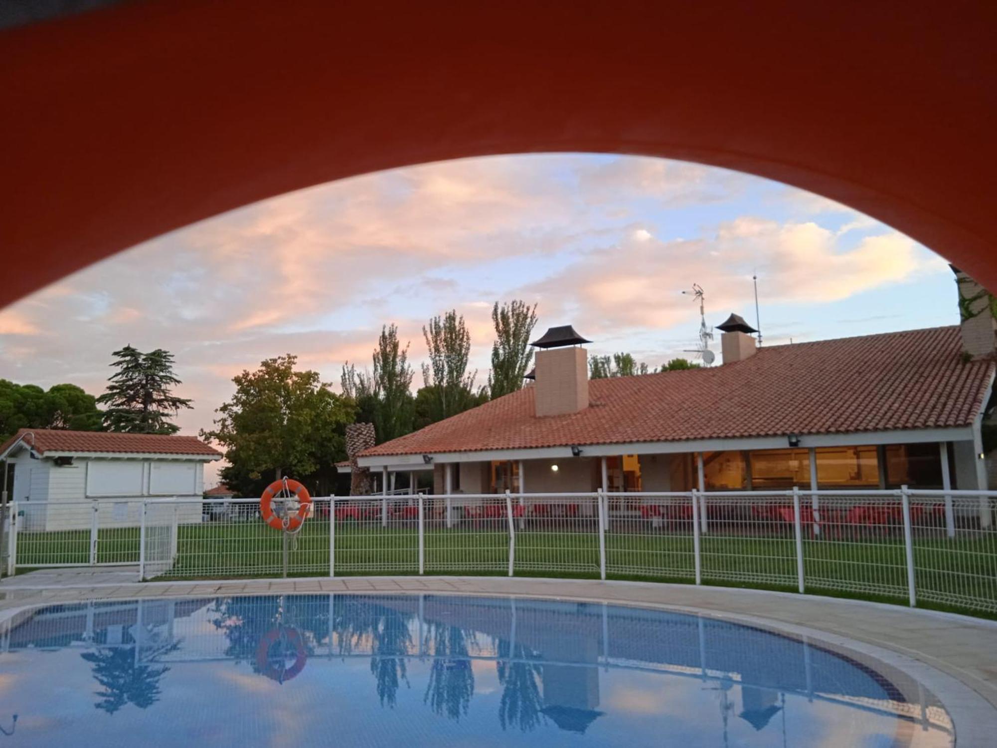 Albergue Zaragoza Camping エクステリア 写真