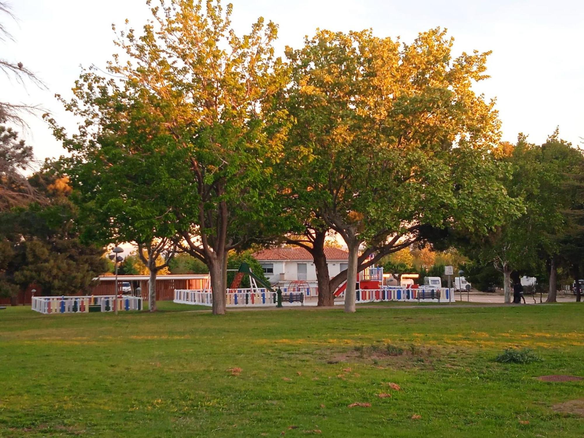 Albergue Zaragoza Camping エクステリア 写真