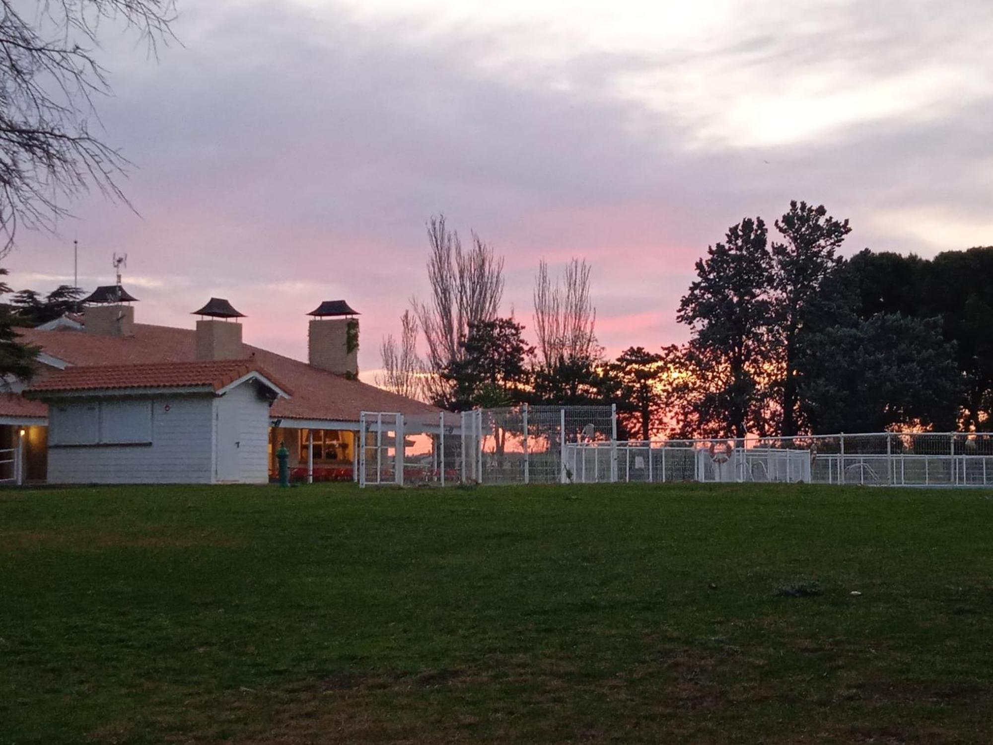 Albergue Zaragoza Camping エクステリア 写真