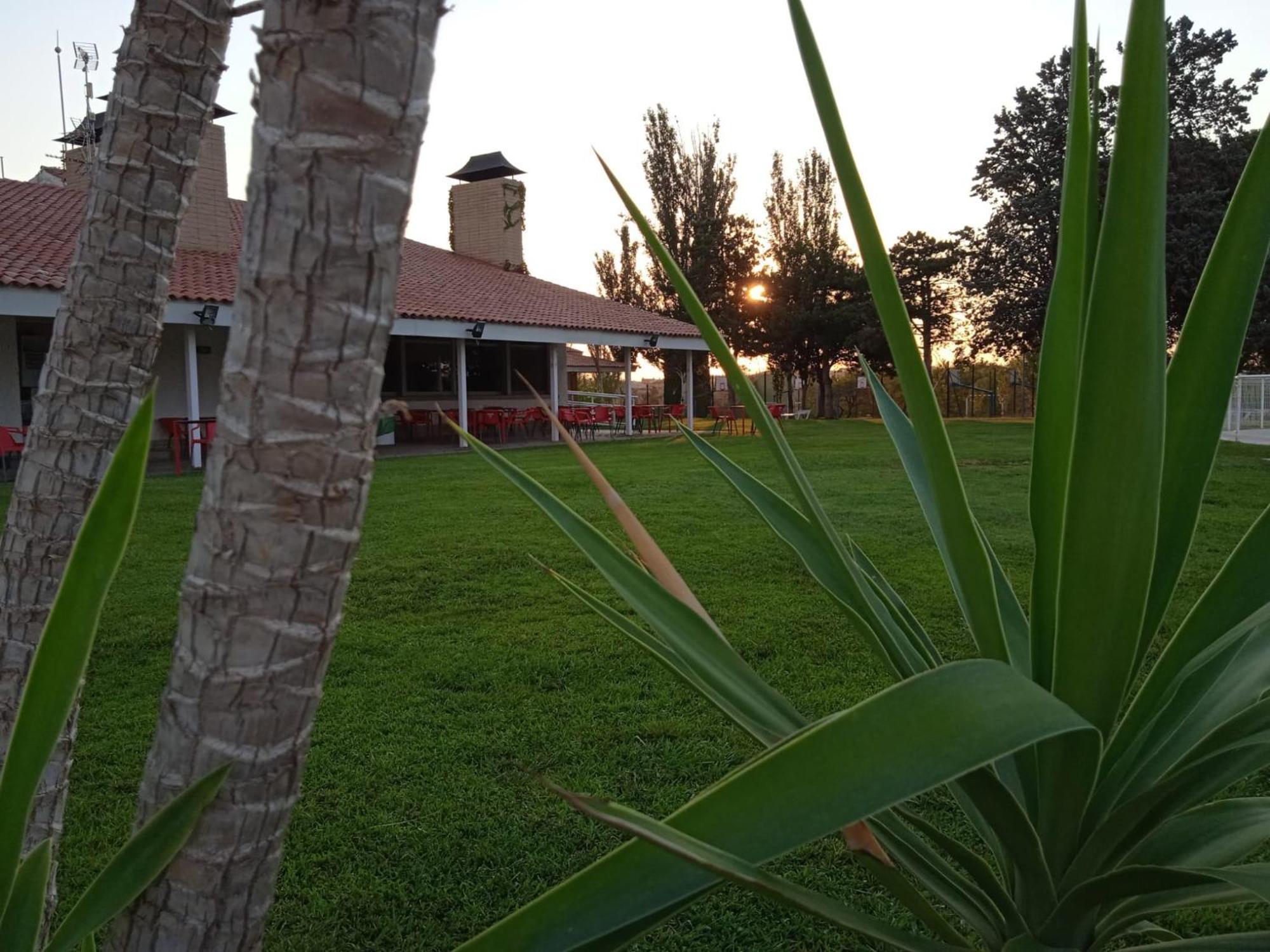 Albergue Zaragoza Camping エクステリア 写真