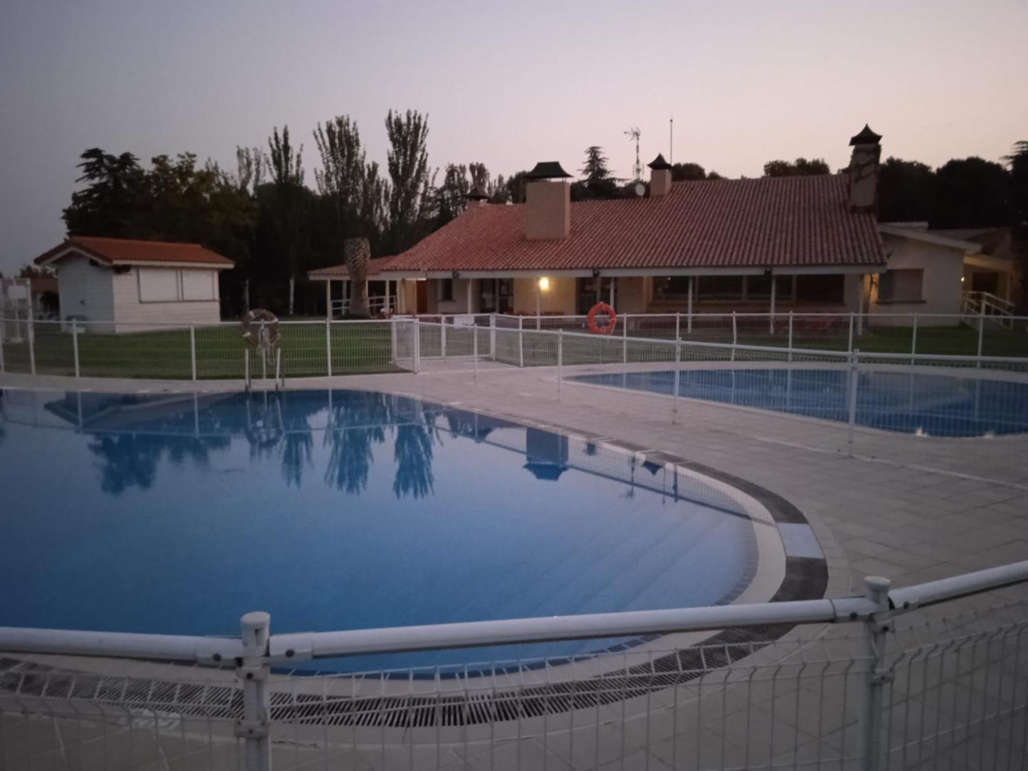 Albergue Zaragoza Camping エクステリア 写真